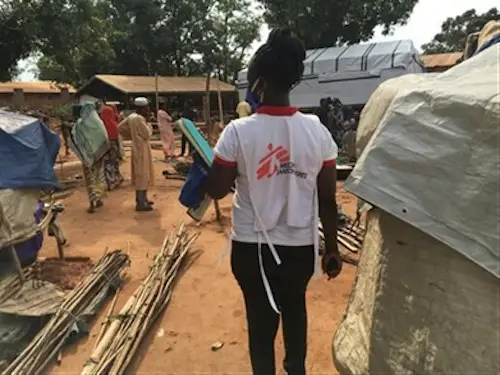 RCA : des milliers de personnes vulnérables à Bambari après la destruction d’un camp de fortune. © MSF