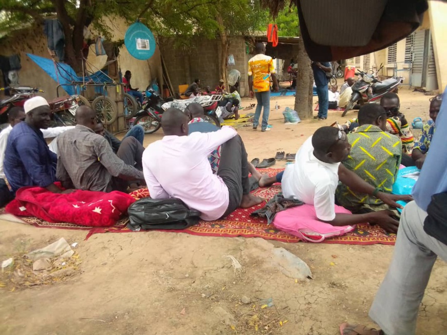 Tchad : « nous avons décidé de mourir ici plutôt qu’à la maison », disent les diplômés en cours d’intégration Tchad : « nous avons décidé de mourir ici plutôt qu’à la maison », disent les diplômés en cours d’intégration