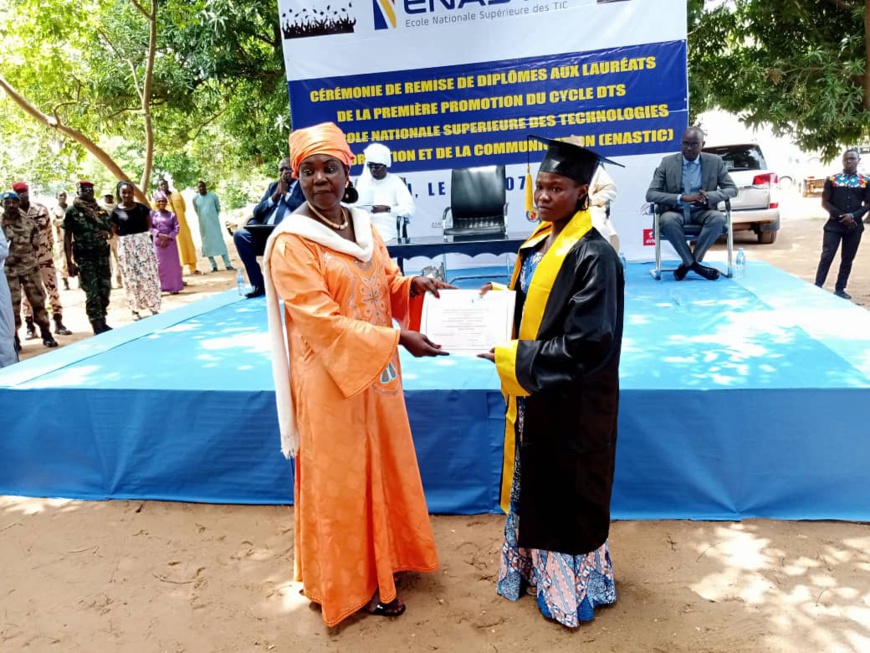 Tchad : sortie de la première promotion de l’ENASTIC à Sarh Tchad : sortie de la première promotion de l’ENASTIC à Sarh