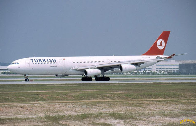 Un avion de la compagnie Turkish Airlines, immobilisé sur le tarmac d'un aéroport. Crédits photos : Sources Un avion de la compagnie Turkish Airlines, immobilisé sur le tarmac d'un aéroport. Crédits photos : Sources