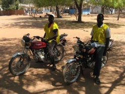 Deux moto-taxis au Tchad. Crédits photos : Sources
