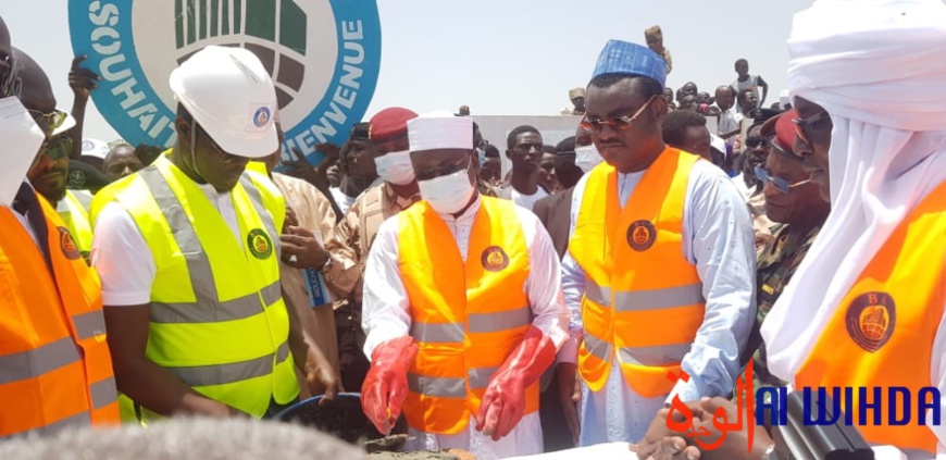 رصف ألف كيلومترًا من الطرق في شمال شرق البلاد © Alwihda Info رصف ألف كيلومترًا من الطرق في شمال شرق البلاد © Alwihda Info