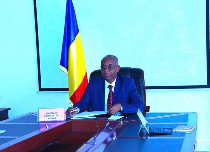 Tchad : les sociétés pétrolières appelées à recruter les jeunes diplômés sans emploi Tchad : les sociétés pétrolières appelées à recruter les jeunes diplômés sans emploi