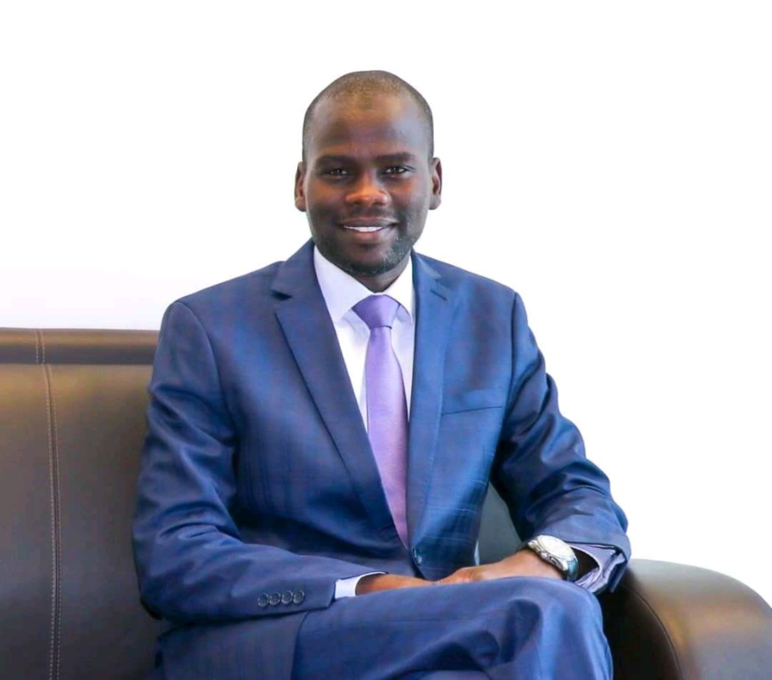 الصحفي عباس محمود طاهر أمينا عاما لاتحاد صحفيي دول الساحل الصحفي عباس محمود طاهر أمينا عاما لاتحاد صحفيي دول الساحل