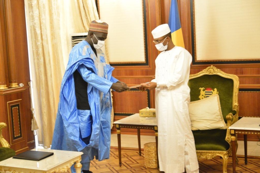 Tchad : le ministre camerounais de l’Économie reçu à la Présidence