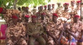 Tchad : le gouverneur du Borkou inspecte les unités militaires et donne des consignes Tchad : le gouverneur du Borkou inspecte les unités militaires et donne des consignes