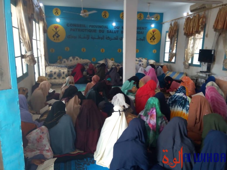 Tchad : lecture du saint Coran et de versets bibliques à Abéché à la mémoire du Maréchal Tchad : lecture du saint Coran et de versets bibliques à Abéché à la mémoire du Maréchal