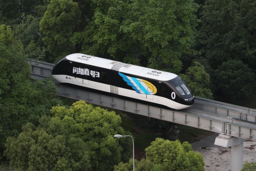 Yunba, an autonomous vehicle developed by Chinese vehicle manufacturer BYD runs in Bishan district, southwest China’s Chongqing municipality, April 20, 2021. (Photo by Sun Kaifang/People’s Daily Online)