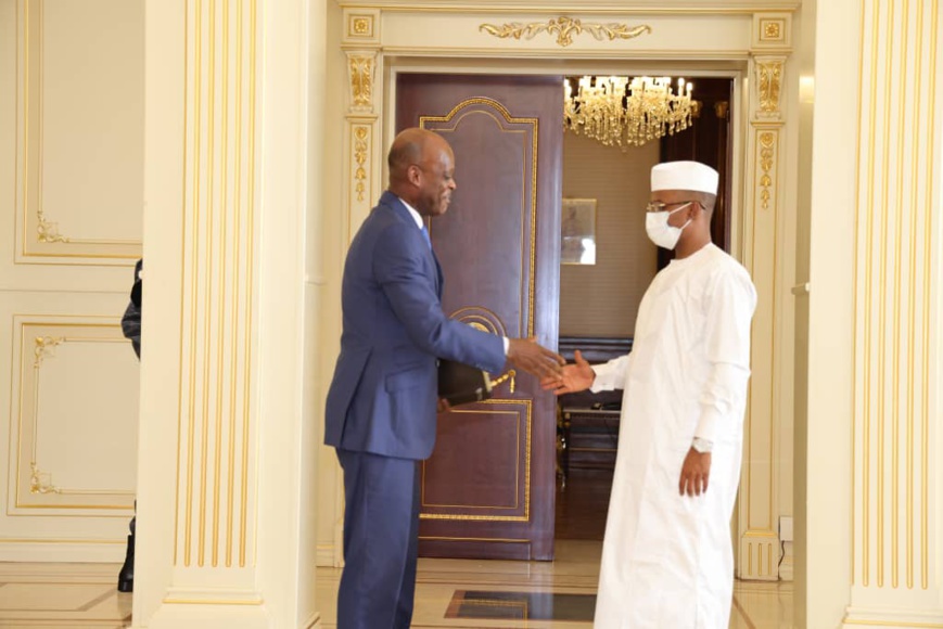 Tchad : le chef de la diplomatie togolaise transmet un message au président du CMT Tchad : le chef de la diplomatie togolaise transmet un message au président du CMT