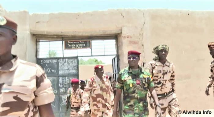 Tchad : le gouverneur du Borkou constate des failles à la maison d'arrêt de Faya Tchad : le gouverneur du Borkou constate des failles à la maison d'arrêt de Faya