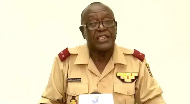 Le général Azem Bermandoa Agouna, porte-parole de l'état-major des armées.