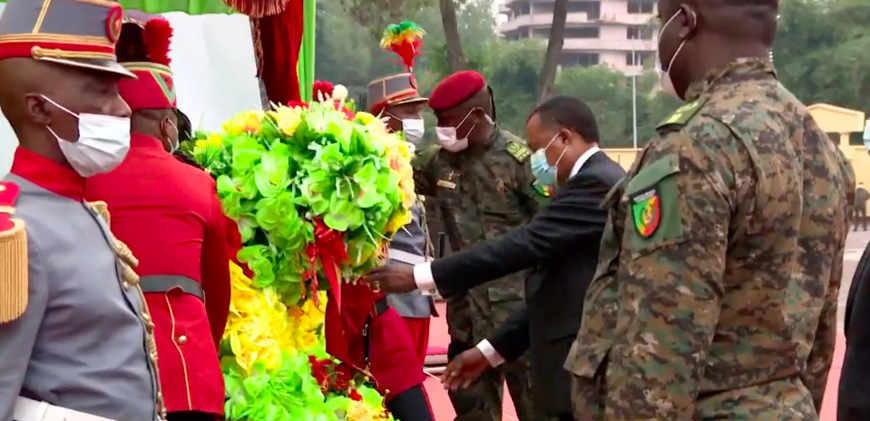 Le recueillement de Denis Sassou N'Guesso.