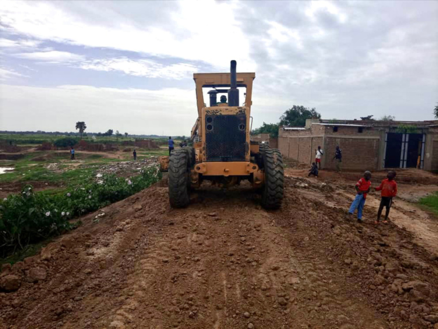 Tchad : le renforcement des digues se poursuit dans le 9e arrondissement de N'Djamena Tchad : le renforcement des digues se poursuit dans le 9e arrondissement de N'Djamena