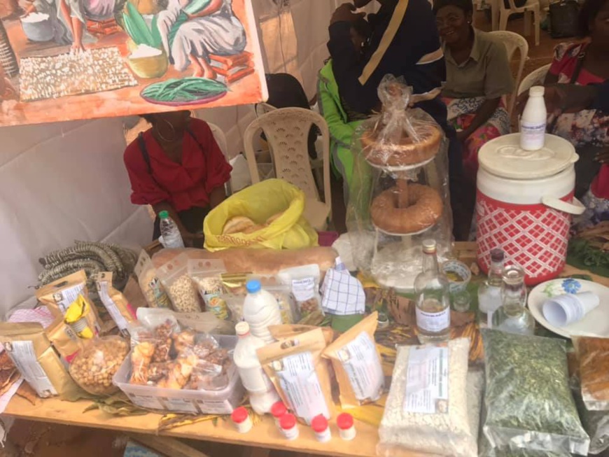 Cameroun : la 5ème édition de la foire du manioc a eu lieu à Sa’a Cameroun : la 5ème édition de la foire du manioc a eu lieu à Sa’a