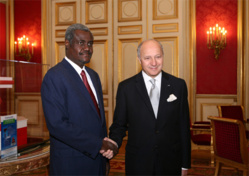 Moussa Faki et Laurent Fabius au Quai d'Orsay, le 3 septembre dernier. Crédit photo : Sources Moussa Faki et Laurent Fabius au Quai d'Orsay, le 3 septembre dernier. Crédit photo : Sources