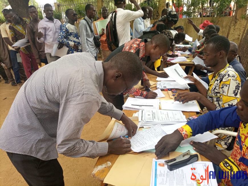 تعليمات من رئيس المجلس العسكري لتخفيف معاناة الخريجين العاطلين عن العمل تعليمات من رئيس المجلس العسكري لتخفيف معاناة الخريجين العاطلين عن العمل