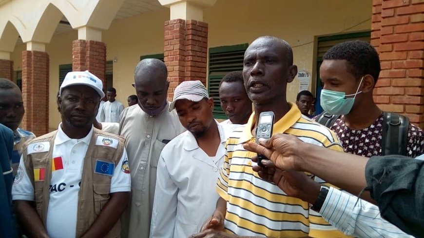 Tchad : des plants de Mourraye mis en terre au lycée franco-arabe d'Abéché Tchad : des plants de Mourraye mis en terre au lycée franco-arabe d'Abéché