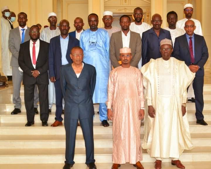Tchad : le président du CMT a reçu les politico-militaires ralliés Tchad : le président du CMT a reçu les politico-militaires ralliés