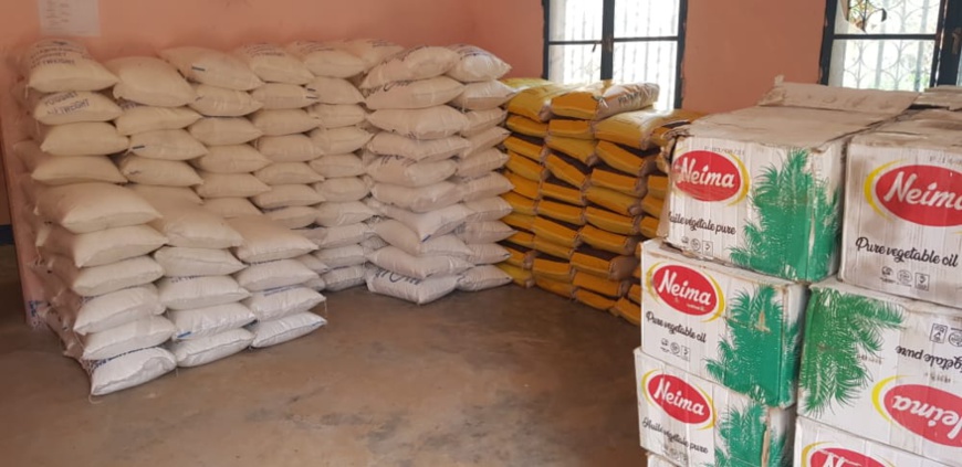 Tchad : le ministère de la Femme remet des vivres aux personnes handicapées à N'Djamena Tchad : le ministère de la Femme remet des vivres aux personnes handicapées à N'Djamena