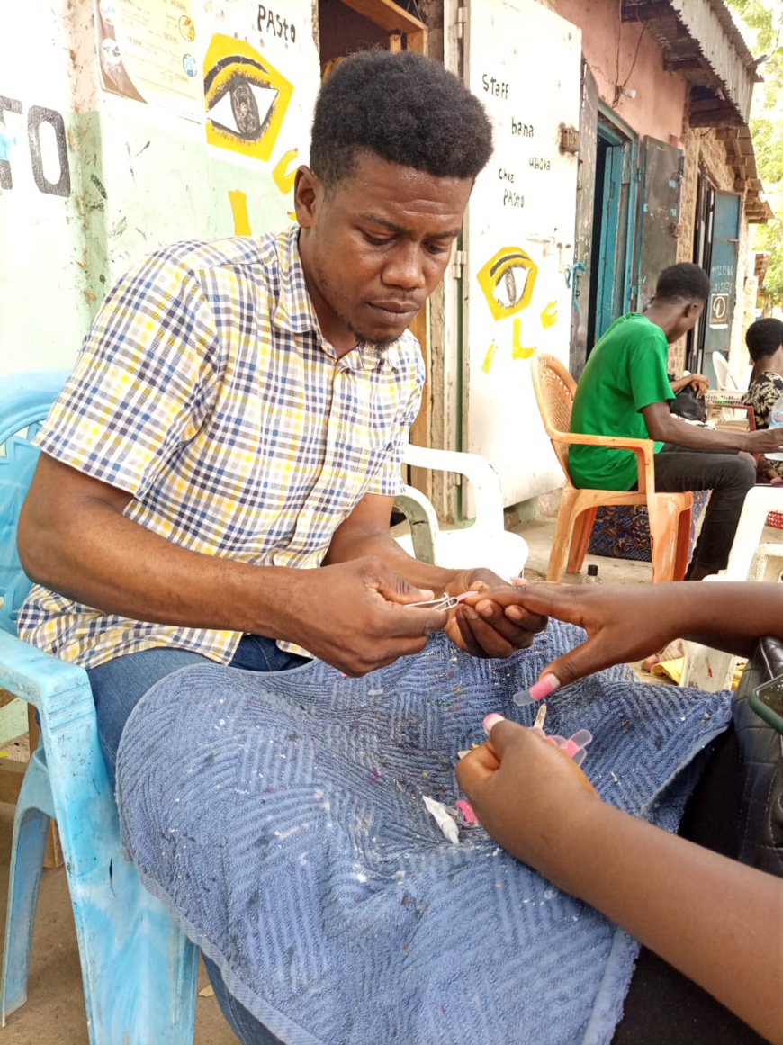 Tchad : la manucure-pédicure, un secteur porteur et générateur de revenus Tchad : la manucure-pédicure, un secteur porteur et générateur de revenus