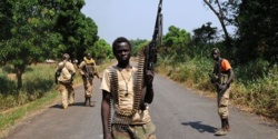 Des jeunes combattants de la Séléka. Centrafrique. Crédit photo : Sources Des jeunes combattants de la Séléka. Centrafrique. Crédit photo : Sources