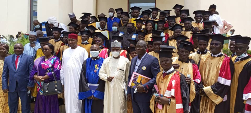 السلطات الصحية تعلن توظيف جميع الأطباء العالقين السلطات الصحية تعلن توظيف جميع الأطباء العالقين