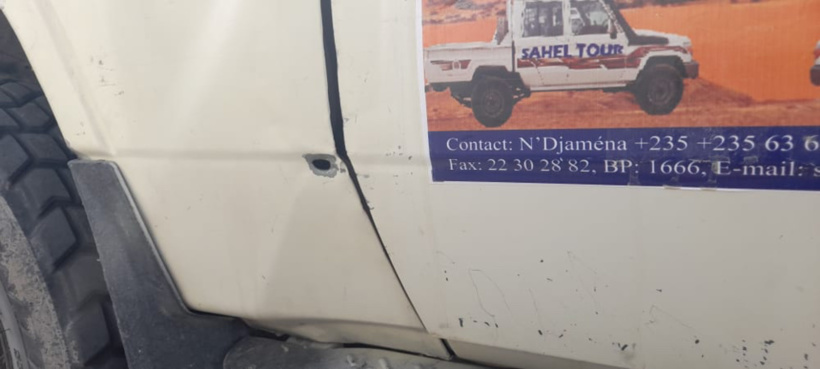 مجموعة مجهزة عسكريا (بزي رسمي) تقطع الطريق وتنهب عشرات الملايين في شمال البلاد مجموعة مجهزة عسكريا (بزي رسمي) تقطع الطريق وتنهب عشرات الملايين في شمال البلاد