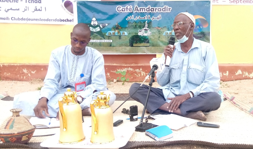 Tchad : les jeunes du Ouaddaï autour de Saleh Souloum pour une conférence-débat Tchad : les jeunes du Ouaddaï autour de Saleh Souloum pour une conférence-débat