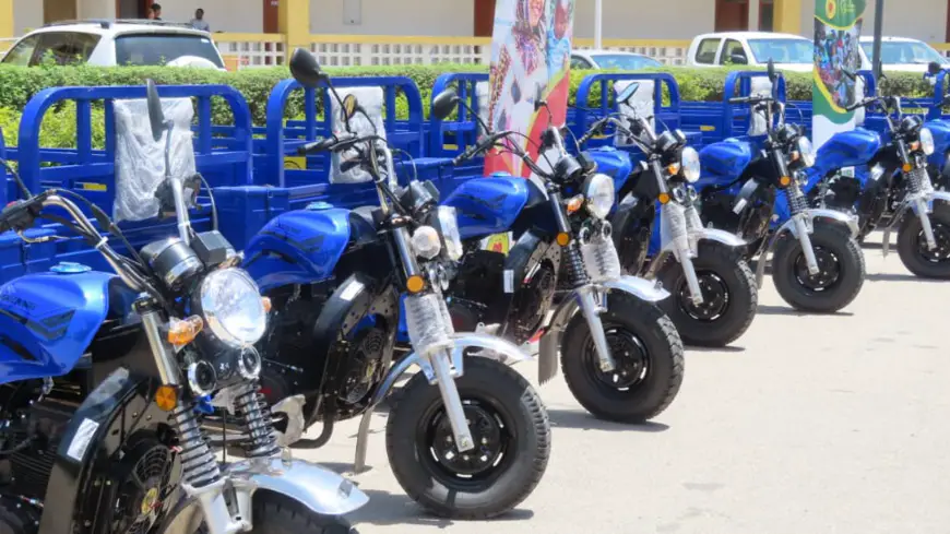 Tchad : la FGC remet des tricycles aux groupements féminins