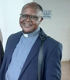 Eglise catholique : le Père Noma Bikibili scrute l’administration des biens dans un ouvrage