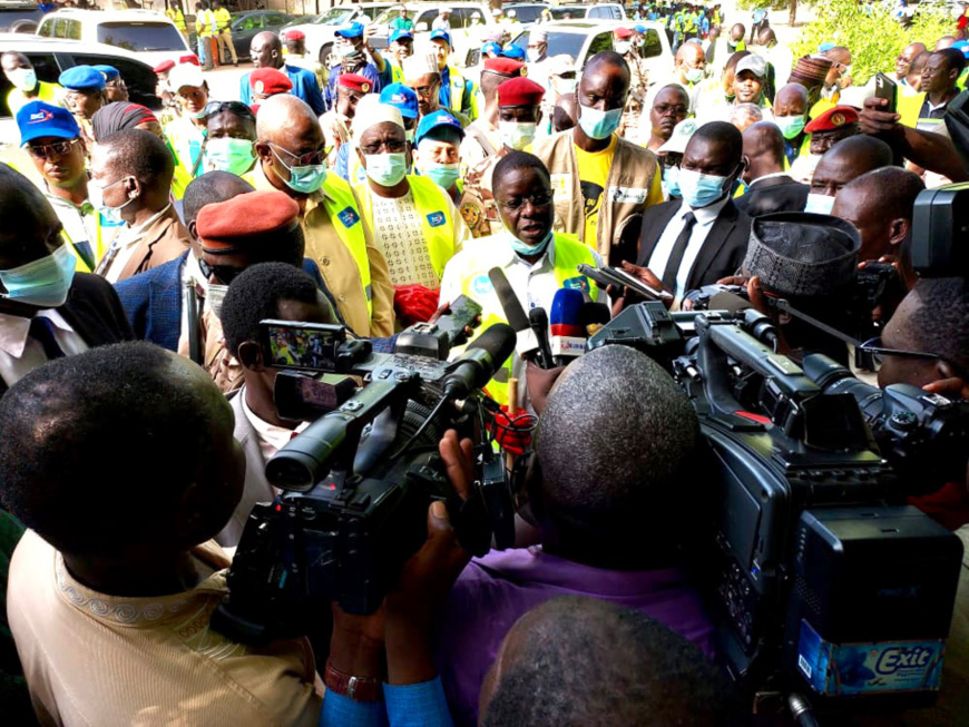 Tchad : le premier ministre lance la journée de la salubrité Tchad : le premier ministre lance la journée de la salubrité
