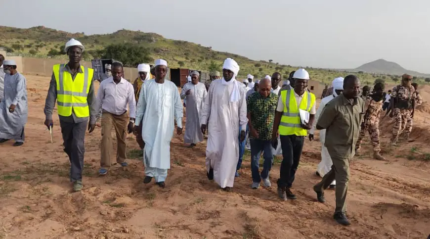 Tchad : une mission du ministre de l'Hydraulique inspecte des chantiers au Ouaddaï