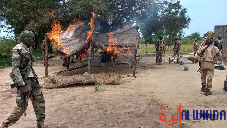 Tchad : le général Djontan Marcel démantèle des barrières, des gendarmes prennent la fuite Tchad : le général Djontan Marcel démantèle des barrières, des gendarmes prennent la fuite