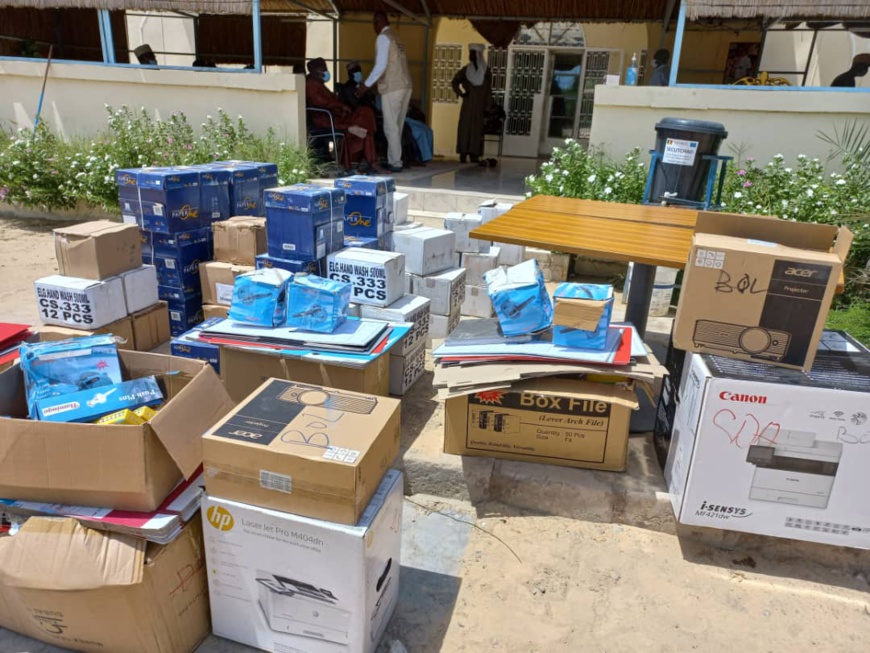 Tchad : l'ADELAC renforce la gouvernance locale au Lac avec du matériel informatique