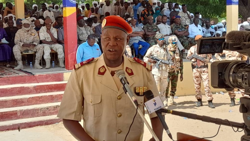 Tchad : en tournée, le gouverneur du Batha met en garde contre la détention illégale d’armes Tchad : en tournée, le gouverneur du Batha met en garde contre la détention illégale d’armes