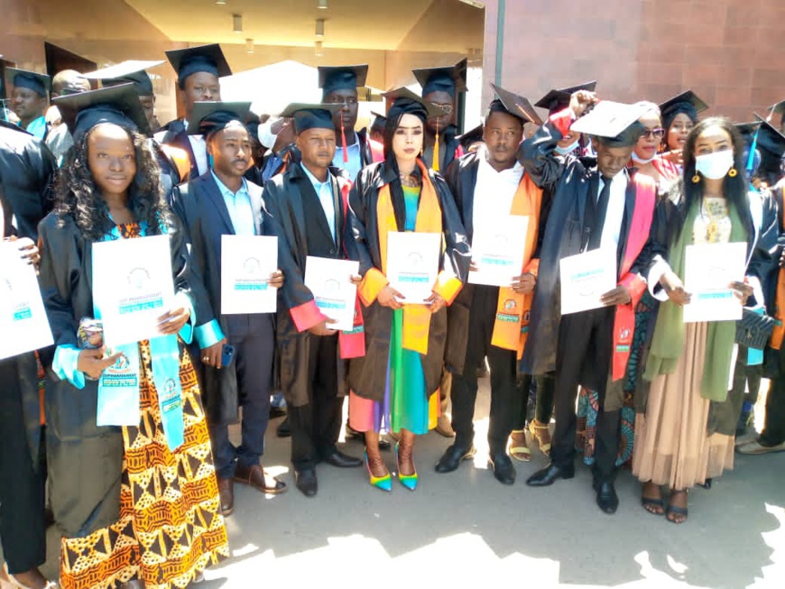 Tchad : 250 lauréats de l'institut "Sup’Management" reçoivent leurs parchemins Tchad : 250 lauréats de l'institut "Sup’Management" reçoivent leurs parchemins