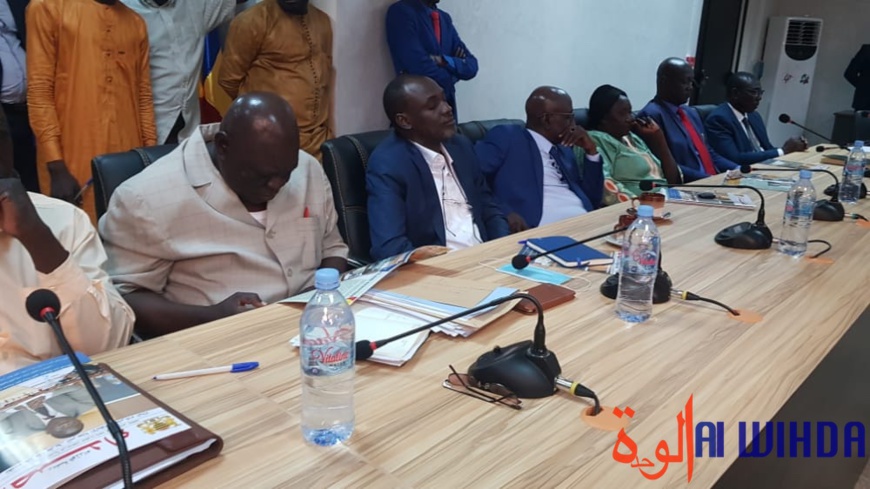 Tchad : le gouvernement et les syndicats s'accordent pour un "climat de confiance mutuel" Tchad : le gouvernement et les syndicats s'accordent pour un "climat de confiance mutuel"