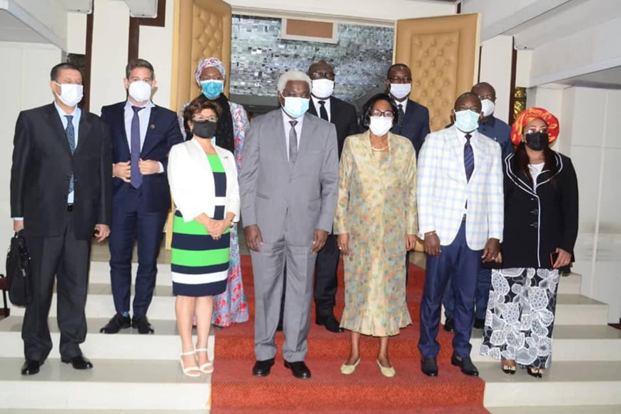 La délégation de CGLU Afrique avec le maire de Libreville et son équipe.