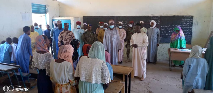 Tchad : le gouverneur du Batha en visite dans des établissements scolaires  Tchad : le gouverneur du Batha en visite dans des établissements scolaires