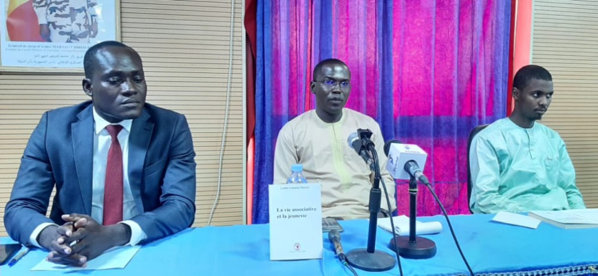 Tchad : Ladibé Gakdand Michael dédicace son livre sur la vie associative et la jeunesse