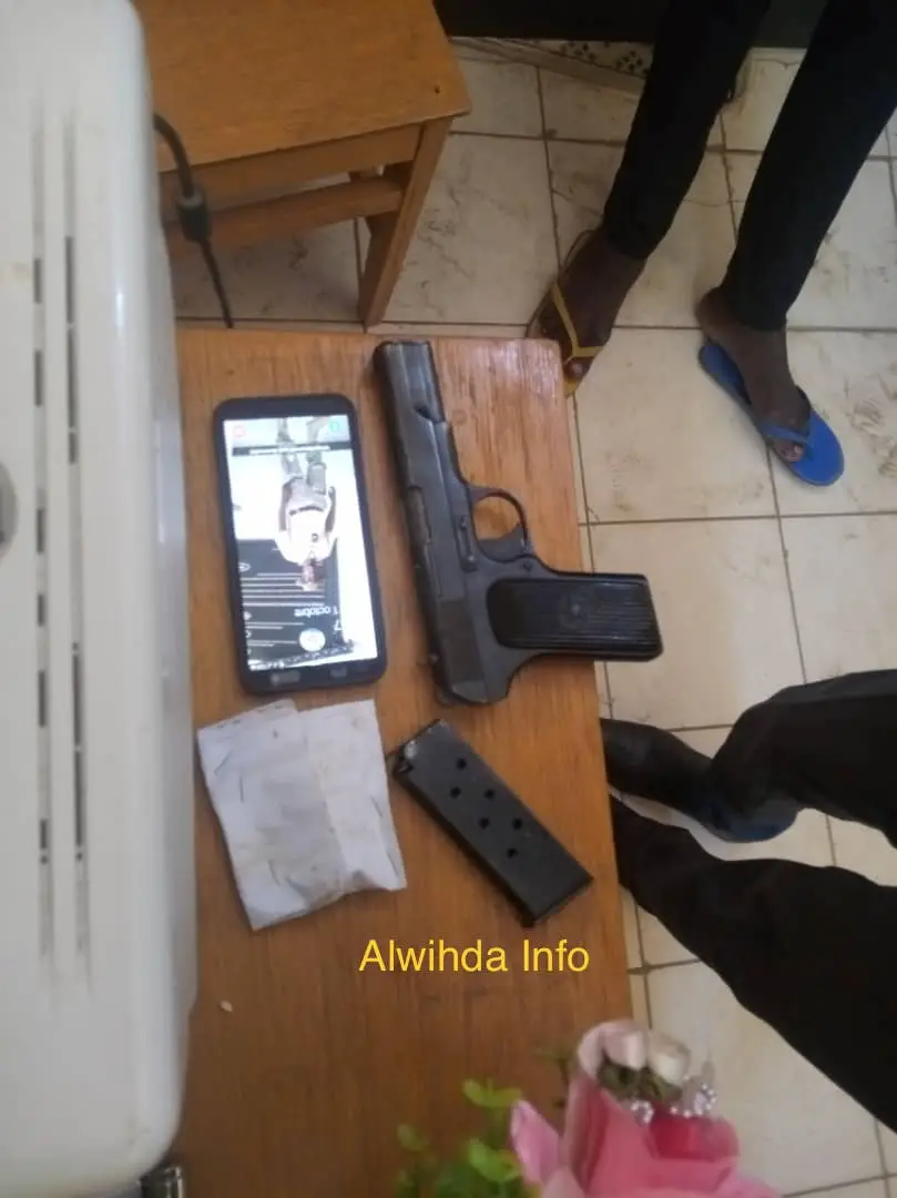 Tchad : des étudiants saisissent l’arme, la moto et le téléphone d’un agent de renseignement 