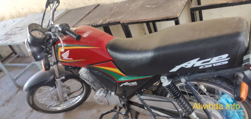 Tchad : des étudiants saisissent l’arme, la moto et le téléphone d’un agent de renseignement Tchad : des étudiants saisissent l’arme, la moto et le téléphone d’un agent de renseignement