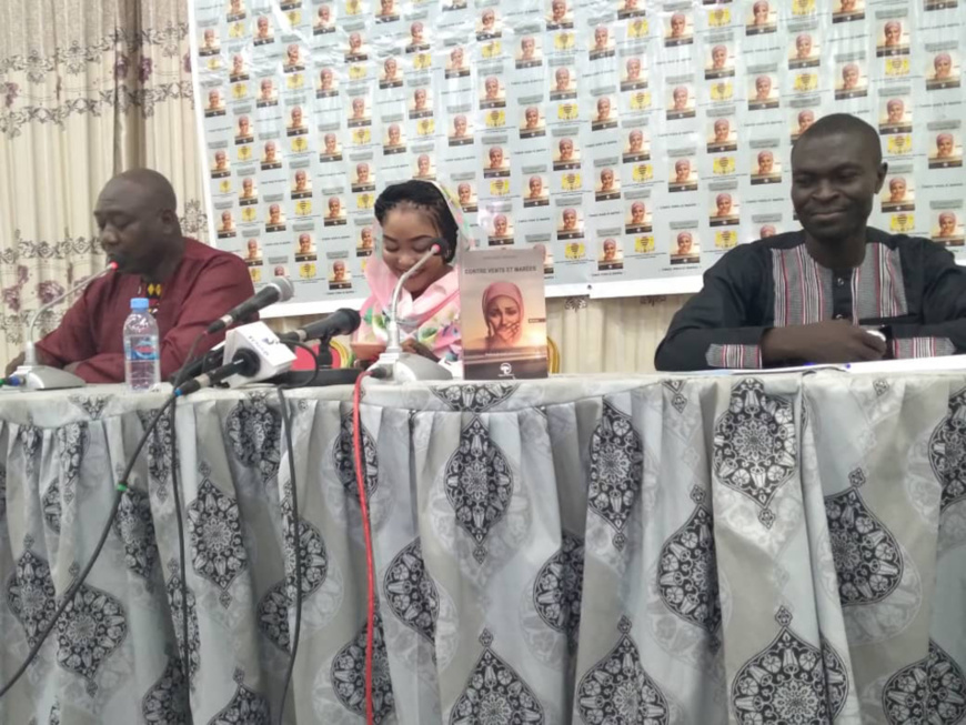 Tchad : Dinguest Zenaba présente l’ouvrage “Contre vents et marées” Tchad : Dinguest Zenaba présente l’ouvrage “Contre vents et marées”