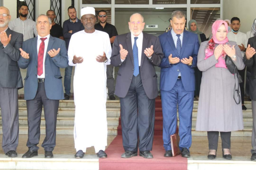 الشيخ ولر يتباحث مع رئيس المجلس الإسلامي حول مسألة التطرف في الساحل الشيخ ولر يتباحث مع رئيس المجلس الإسلامي حول مسألة التطرف في الساحل