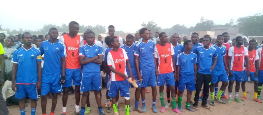 Tchad : un tournoi de football à Goz Beida pour la cohabitation pacifique. © Bechir Ahmat Boukhari/Alwihda Info Tchad : un tournoi de football à Goz Beida pour la cohabitation pacifique. © Bechir Ahmat Boukhari/Alwihda Info