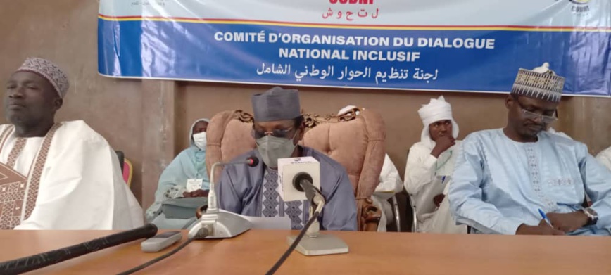 Tchad : les forces vives du Ouaddaï en consultation pour le dialogue national Tchad : les forces vives du Ouaddaï en consultation pour le dialogue national