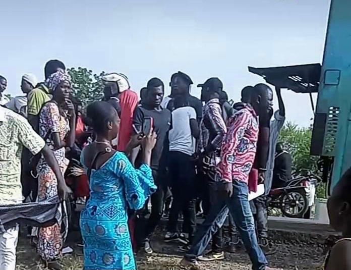 Tchad : un bus d’étudiants prend feu près du campus de Toukra Tchad : un bus d’étudiants prend feu près du campus de Toukra