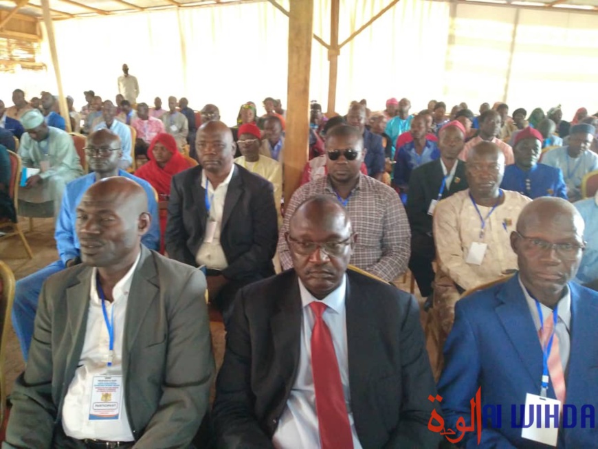 القوى الحية في موندو تباشر أعمال التمهيدات للحوار الوطني © G/A./Alwihda Info القوى الحية في موندو تباشر أعمال التمهيدات للحوار الوطني © G/A./Alwihda Info