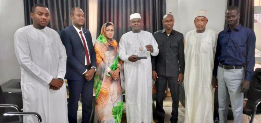 Tchad : United Nations Association et Freedom Association décernent un trophée au PCMT Tchad : United Nations Association et Freedom Association décernent un trophée au PCMT