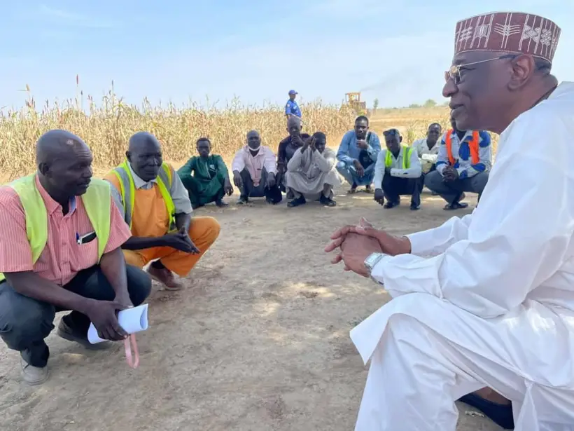 Tchad : les fossoyeurs du cimetière de Toukra reçoivent la visite du maire